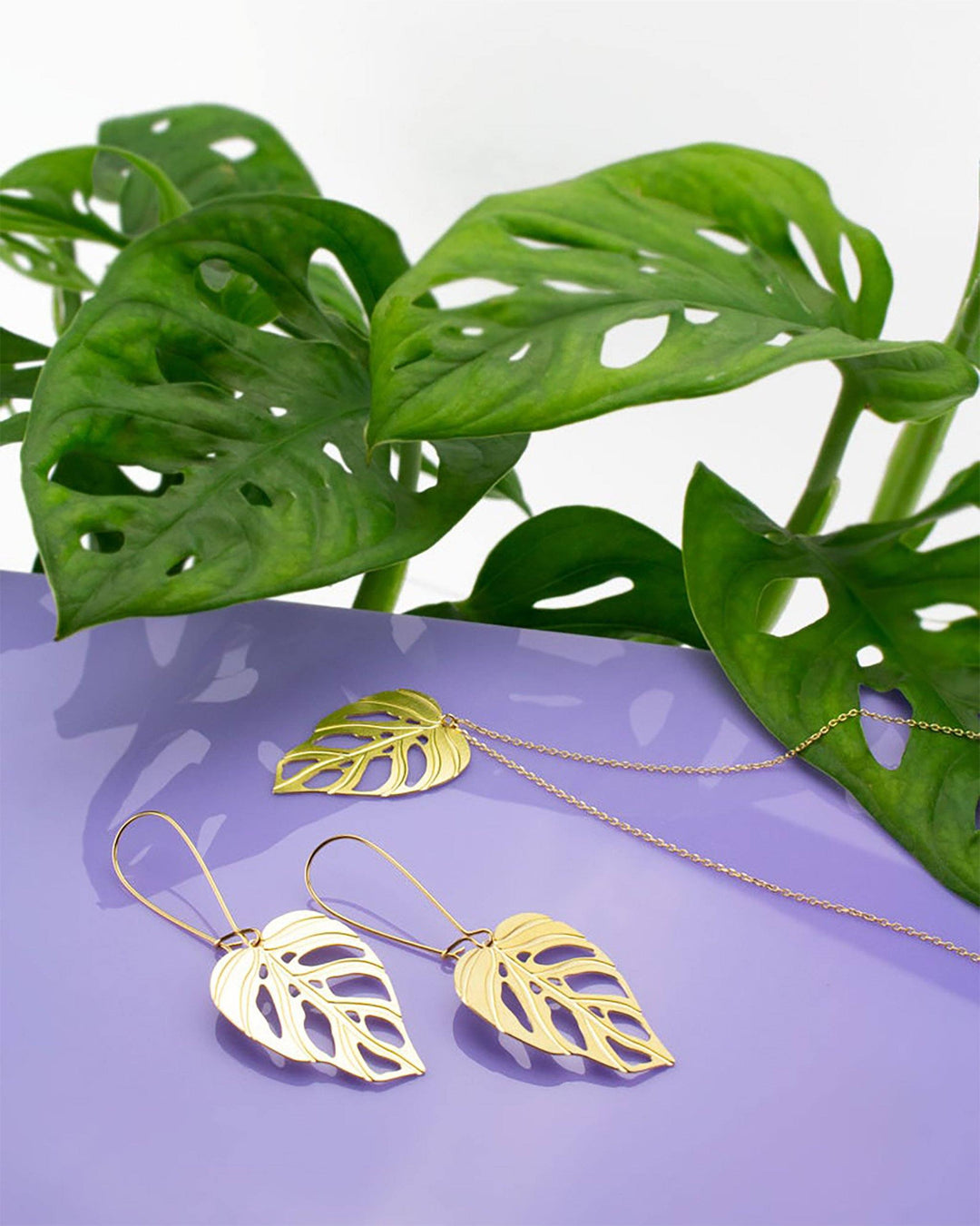 Monstera Adansonii Earrings - Gold Jewelry A Tea Leaf 